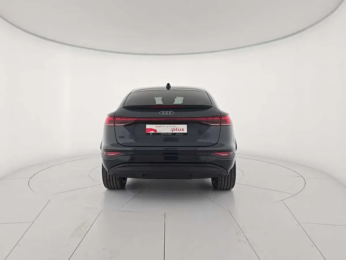 Nuova Audi Q6 e-tron Advanced 100 kW (136 CV) 2025 Grigio SUV