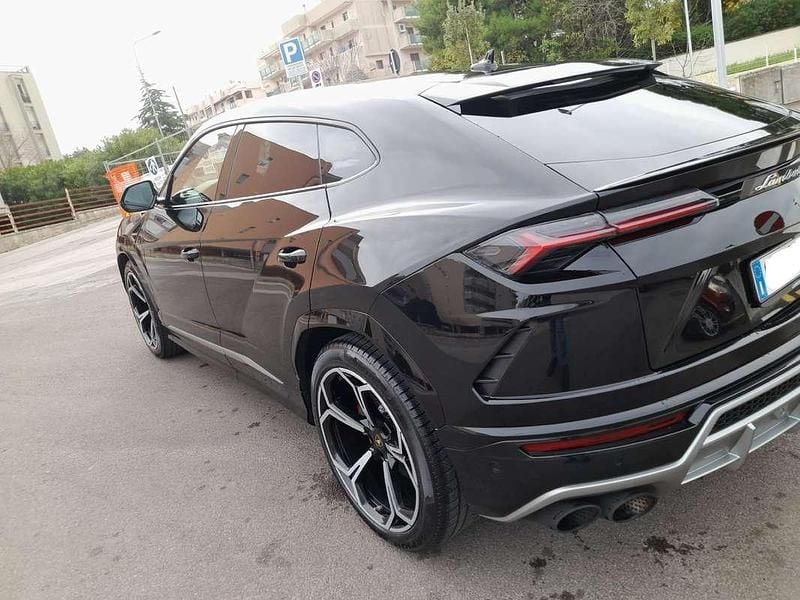 Usata Lamborghini Urus 650 CV (478 kW) 2020 Nero SUV