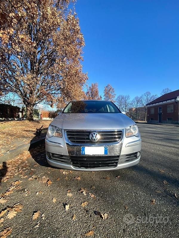 Grigio Usata 2007 VW Touran Highline Monovolume | 2500 € (Ottimo prezzo) - Immagine 1/4