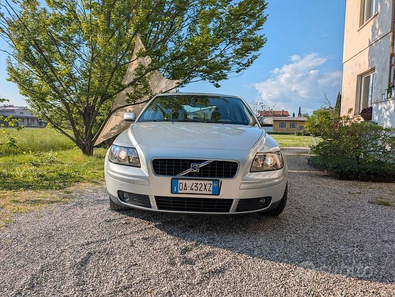 Usata Volvo S40 Momentum 125 CV (91 kW) 2006 Grigio Berlina