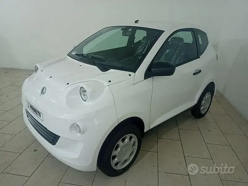 Usata Aixam Minauto Acces 5 kW (8 CV) 2024 Utilitaria