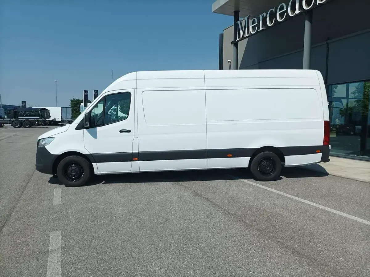 Usata Mercedes Sprinter 170 CV (125 kW) 2021 Bianco artico Furgone