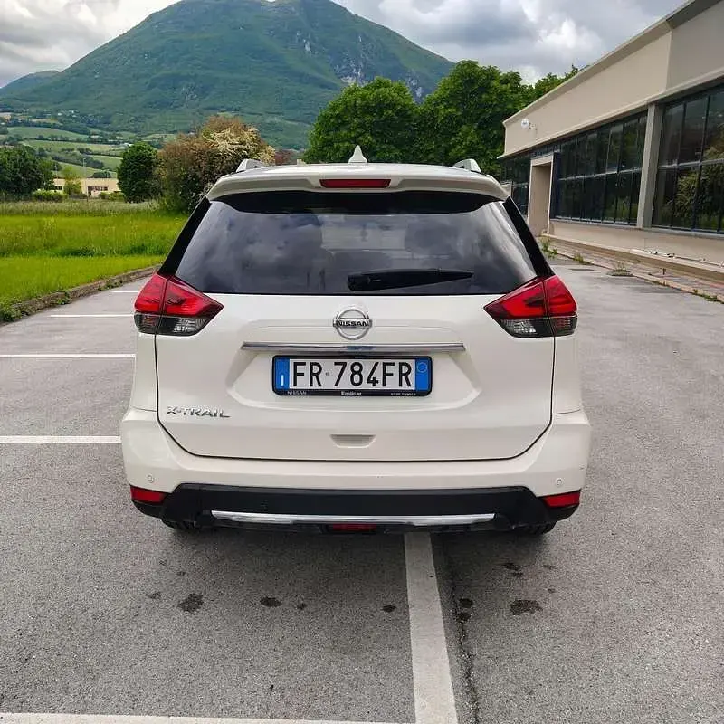Begagnad Nissan X-Trail N-Connecta 131 HK (96 kW) 2018 Vit SUV