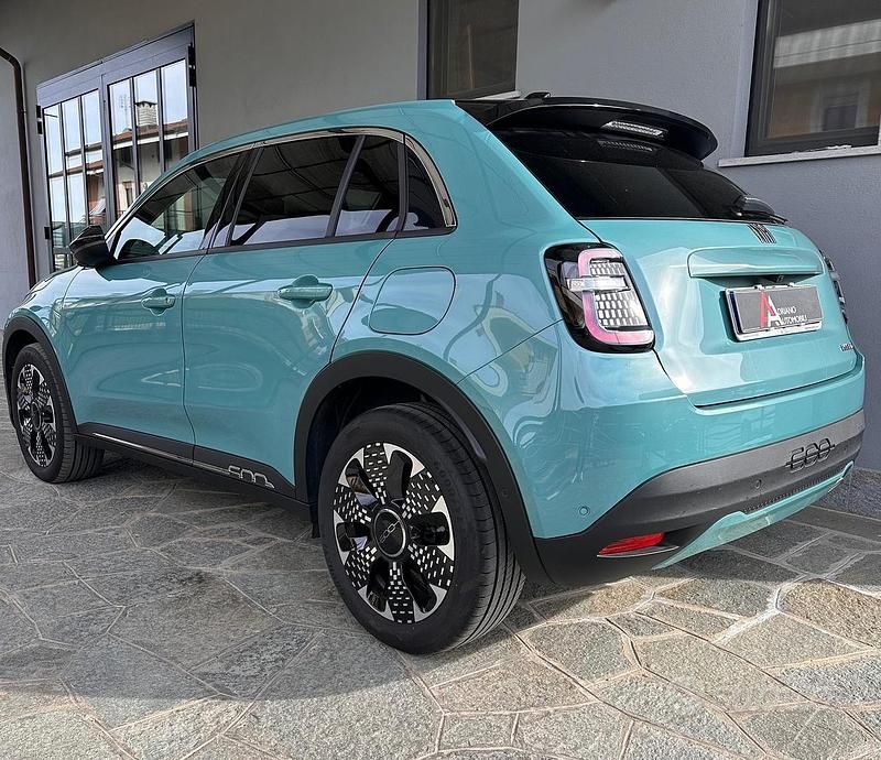 Usata Fiat 600 La Prima 110 CV (80 kW) 2024 Blu SUV