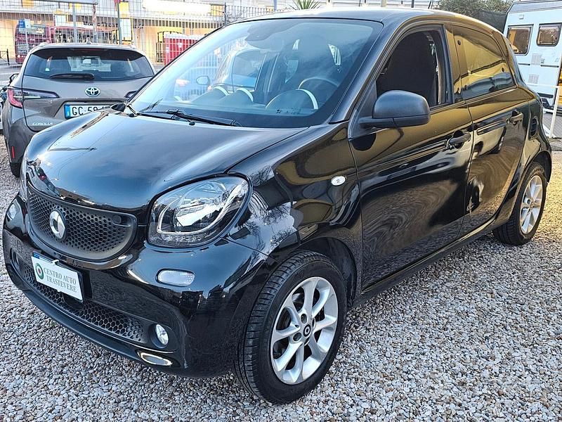 Usata Smart ForFour Passion 71 CV (52 kW) 2018 Nero Utilitaria