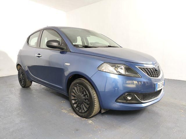 Usata Lancia Ypsilon Silver 69 CV (50 kW) 2022 Blu Utilitaria