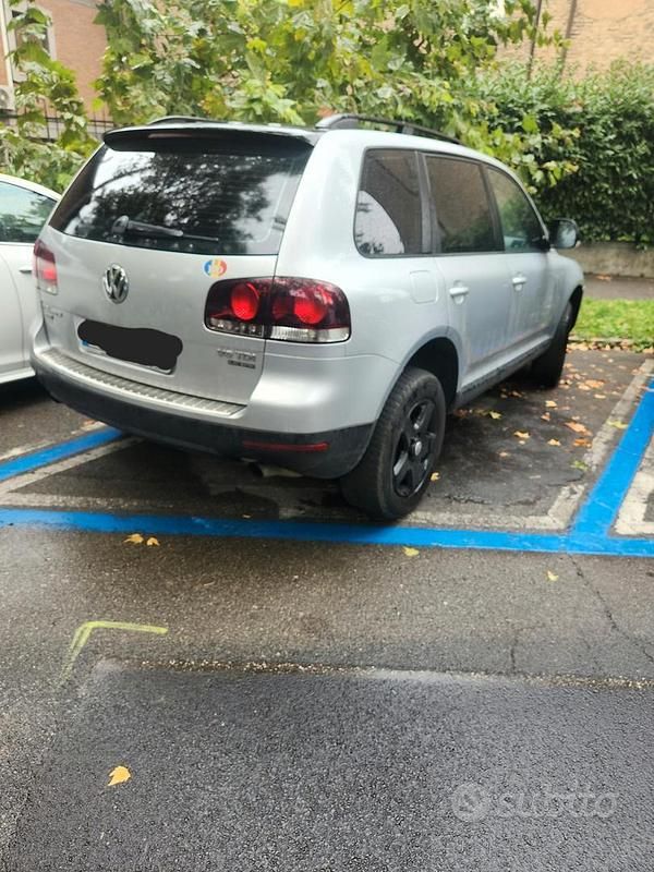 Usata VW Touareg 174 CV (127 kW) 2007 Grigio SUV