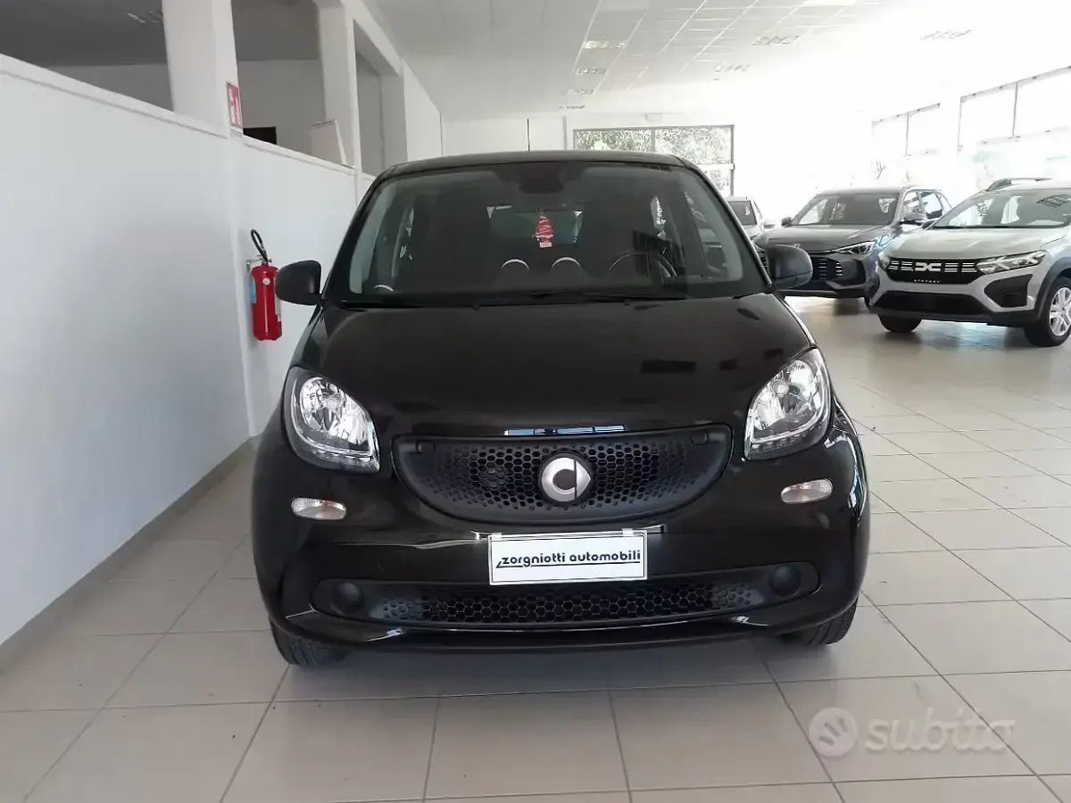 Usata Smart ForFour Passion 71 CV (52 kW) 2019 Nero Utilitaria