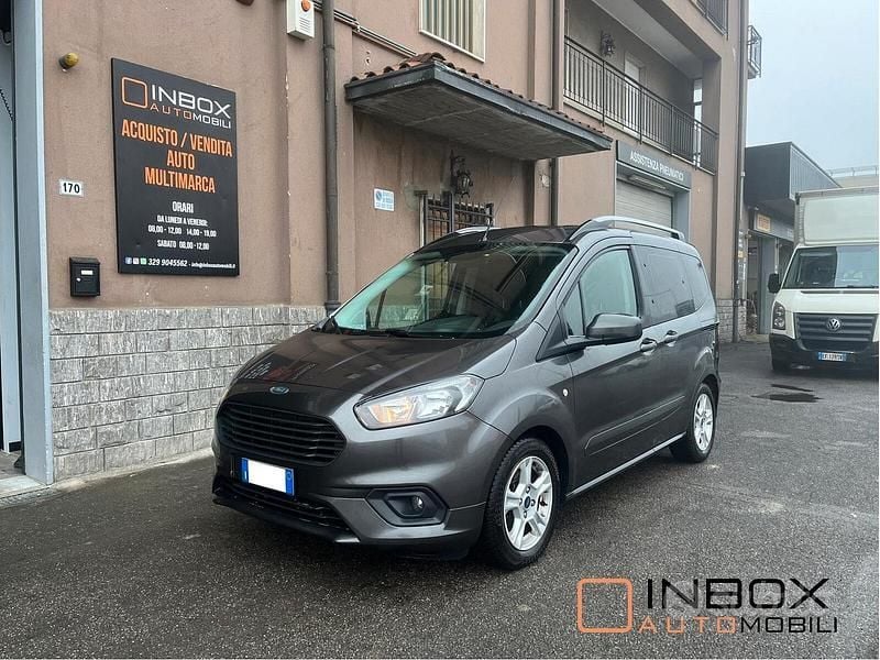 Usata Ford Tourneo Courier 101 CV (74 kW) 2019 Grigio Monovolume
