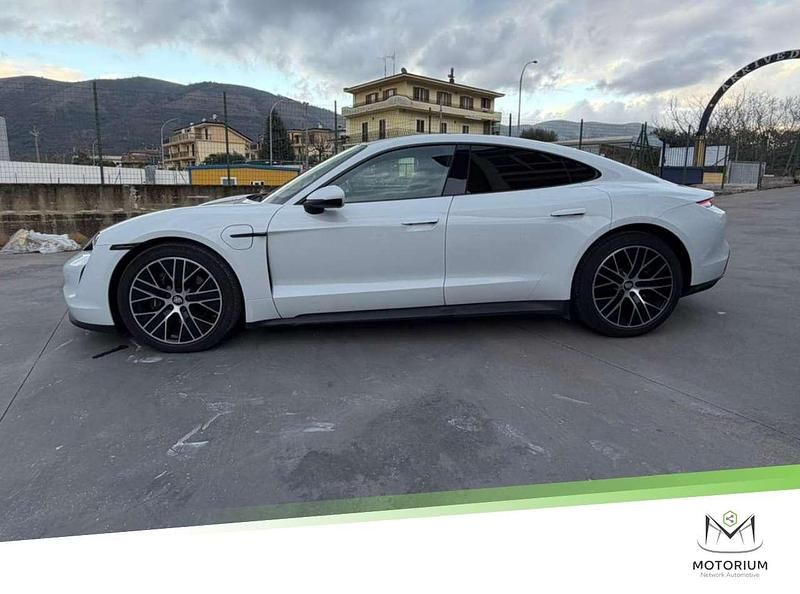 Usata Porsche Taycan 4S 139 kW (190 CV) 2021 Bianco Berlina