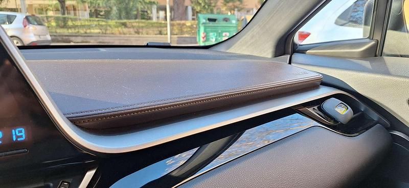 Usata Toyota C-HR Lounge 98 CV (72 kW) 2018 SUV