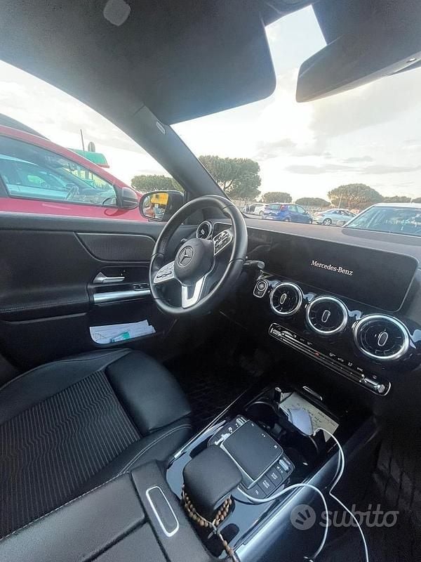 Usata Mercedes GLA200 150 CV (110 kW) 2020 Nero SUV