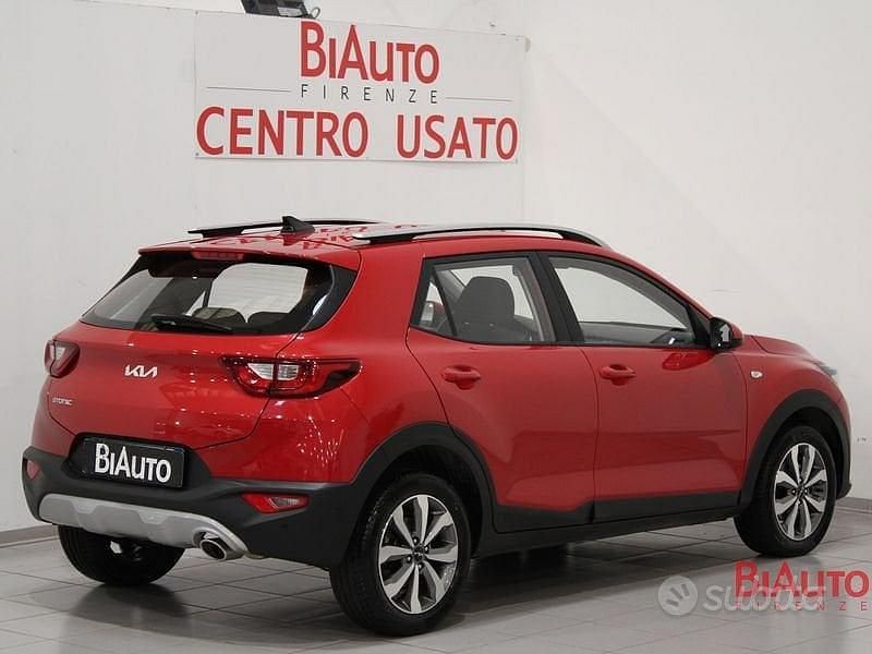 Usata Kia Stonic Urban 101 CV (74 kW) 2024 Rosso SUV