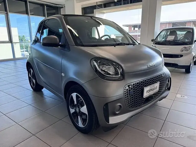 Usata Smart ForTwo Coupé Passion 60 kW (82 CV) 2024 Grigio Utilitaria