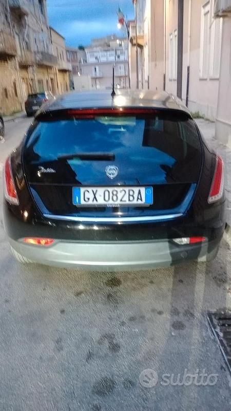 Usata Lancia Delta 120 CV (88 kW) 2013 Nero Utilitaria