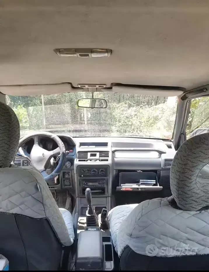 Usata Mitsubishi Pajero 84 CV (61 kW) 1996 Bluazzurro SUV