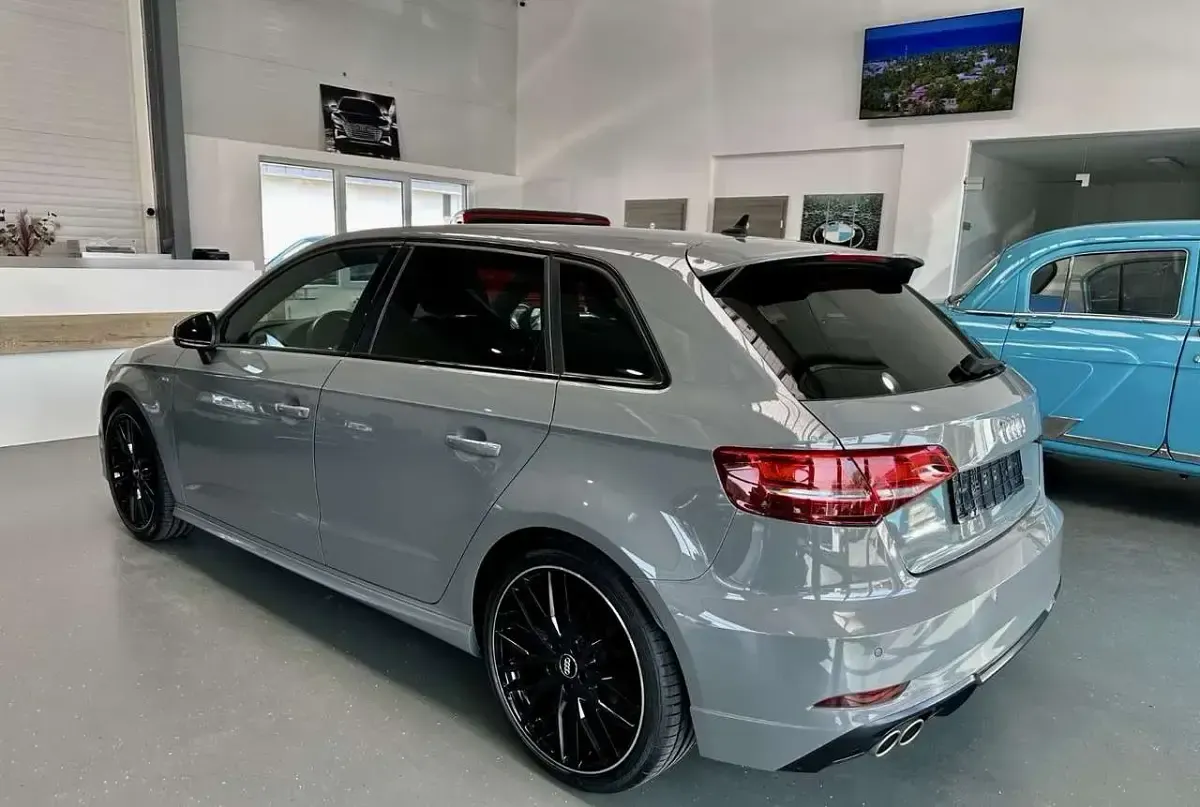 Usata Audi A3 S-Line 150 CV (110 kW) 2020 Quantum grau audi exclus Berlina