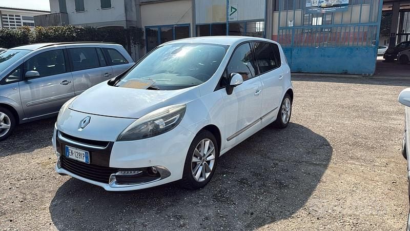 Usata Renault Scénic III XMOD 110 CV (80 kW) 2013 Bianco Monovolume