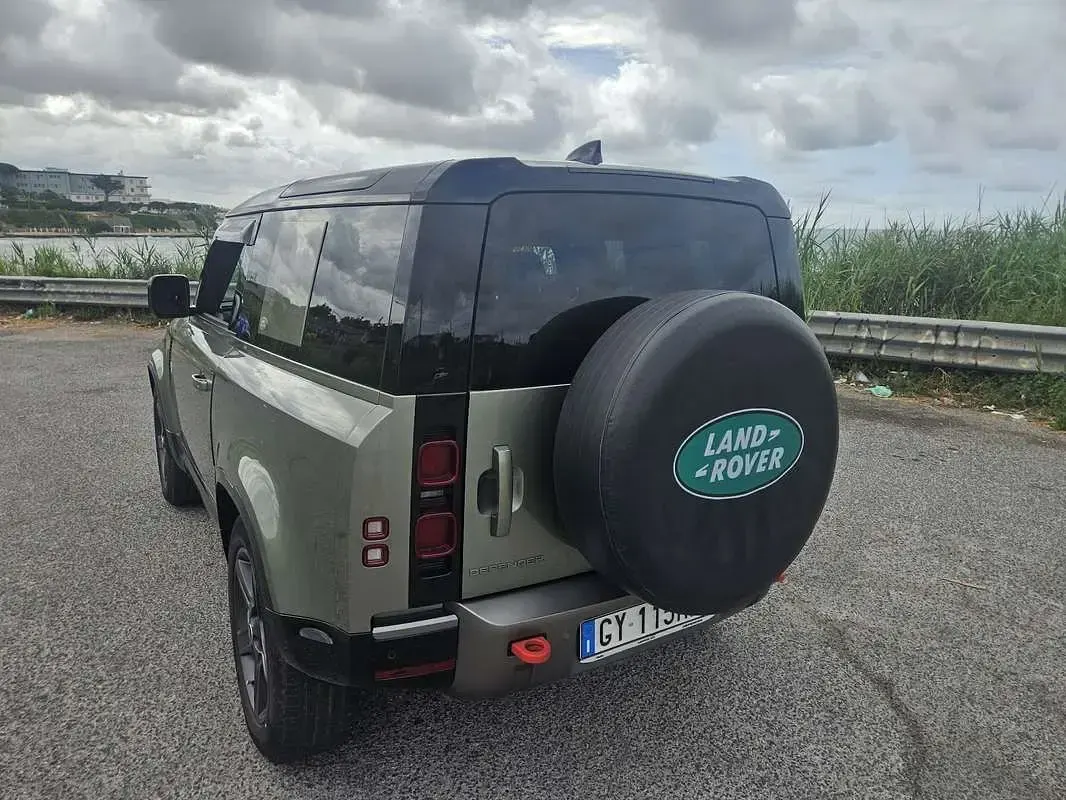 Usata Land Rover Defender 200 CV (147 kW) 2025 SUV