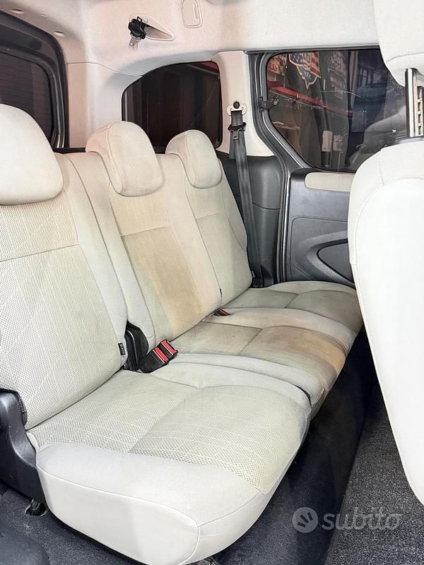 Usata Peugeot Partner Tepee Premium 110 CV (80 kW) 2008 Grigio Monovolume