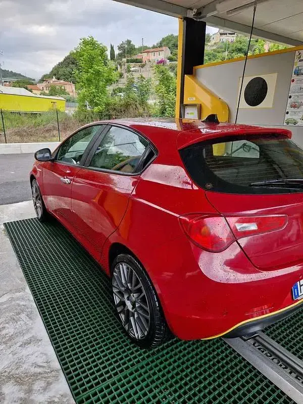 Usata Alfa Romeo Giulietta Super 120 CV (88 kW) 2018 Rosso Utilitaria