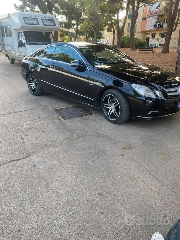 Usata Mercedes E220 2011 Nero Coupé