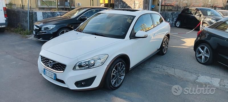Usata Volvo C30 R-Design 115 CV (84 kW) 2011 Bianco Utilitaria