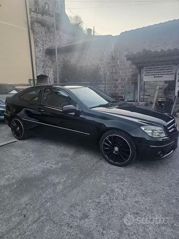 Usata Mercedes C200 120 CV (88 kW) 2008 Nero Berlina