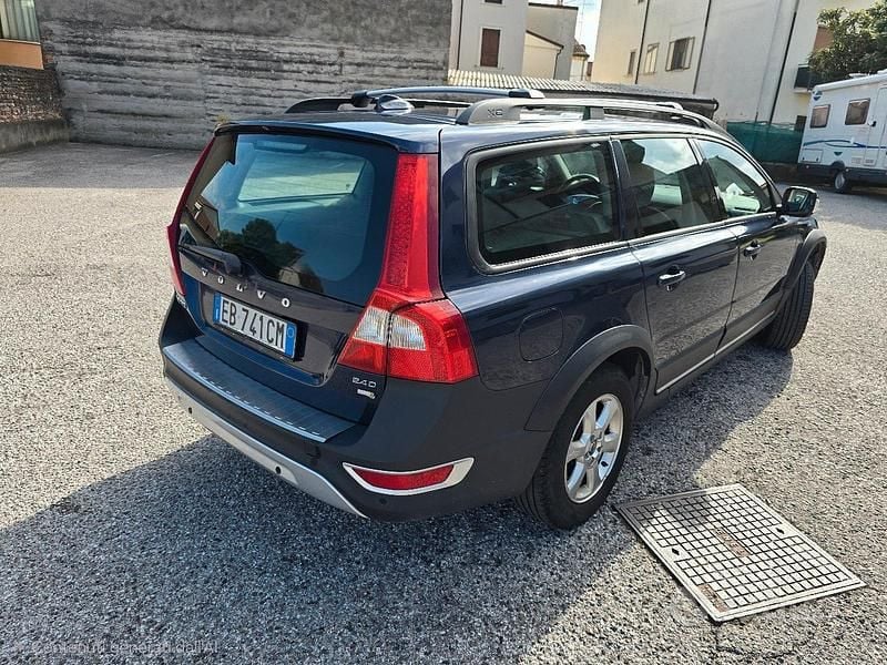 Usata Volvo XC70 Drive Kinetic 175 CV (128 kW) 2010 Blu/azzurro SUV