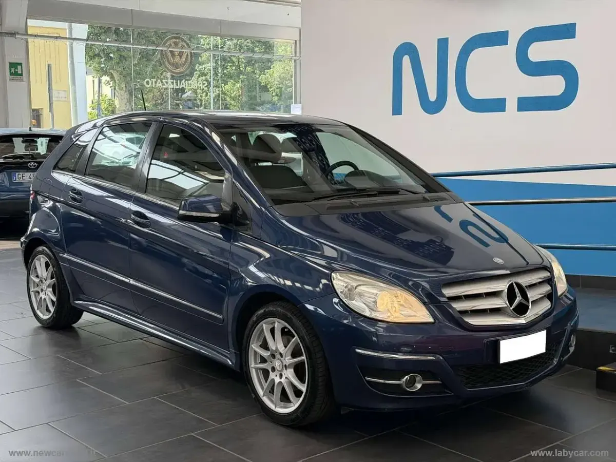 Usata Mercedes B150 95 CV (69 kW) 2008 Bluazzurro Monovolume