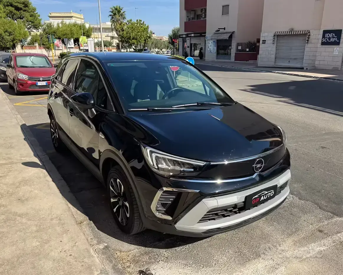 Usata Opel Crossland Elegance 110 CV (80 kW) 2023 Nero SUV