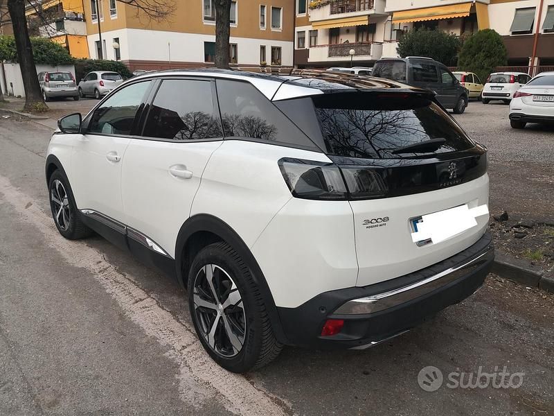 Usata Peugeot 3008 Allure 131 CV (96 kW) 2022 SUV