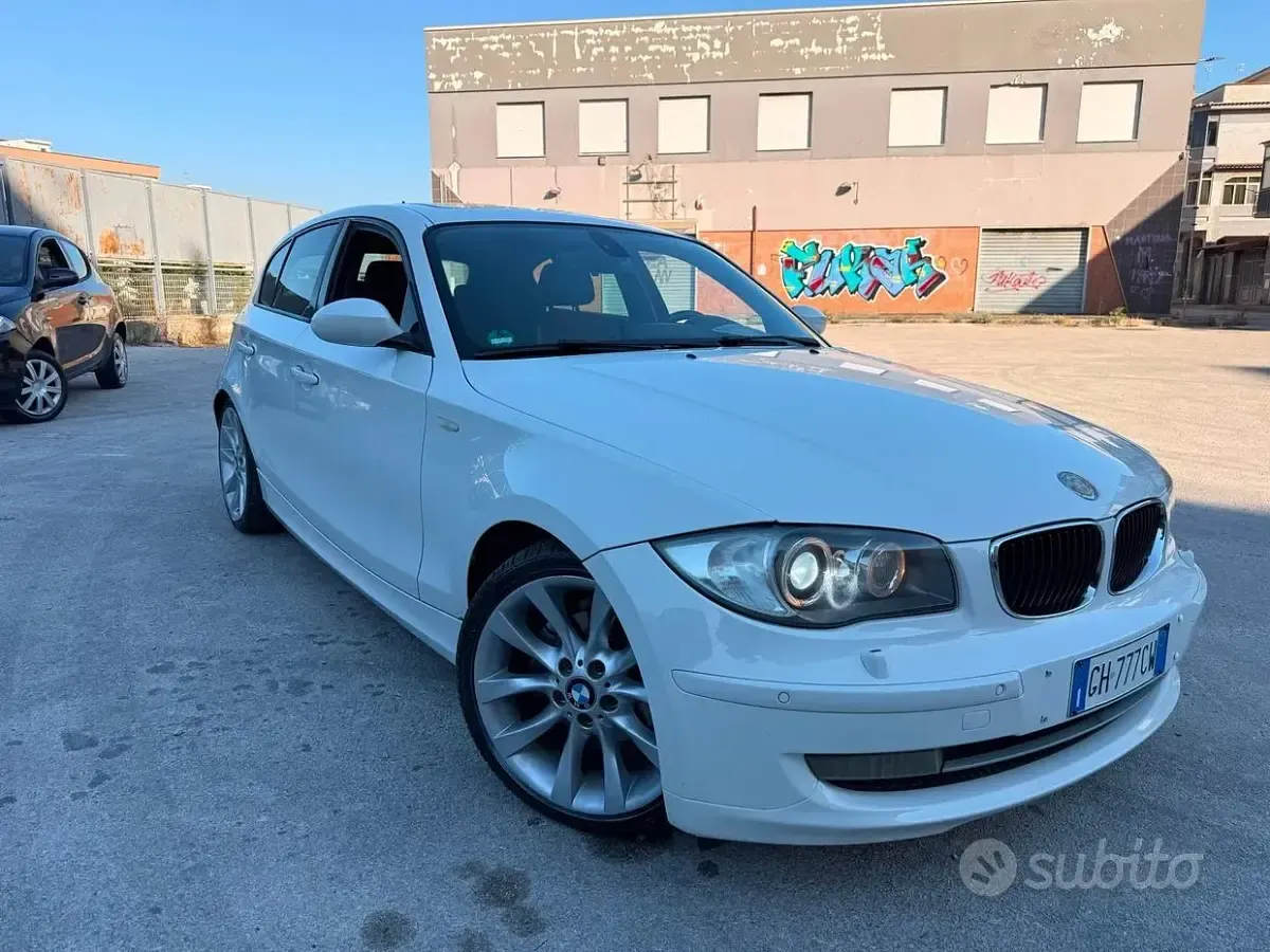 Usata BMW 118 143 CV (105 kW) 2010 Bianco Utilitaria