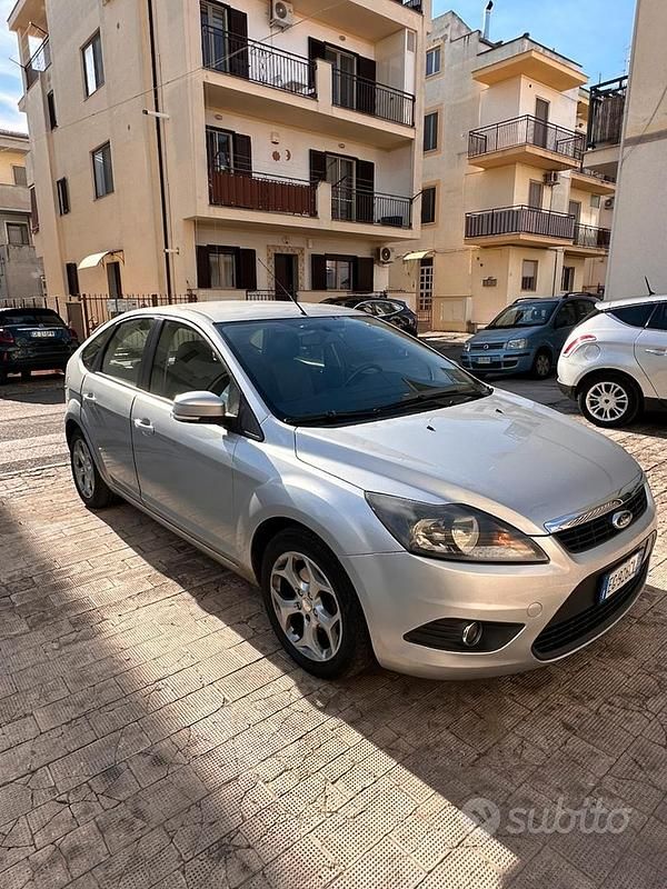 Usata Ford Focus 110 CV (80 kW) 2011 Grigio Berlina