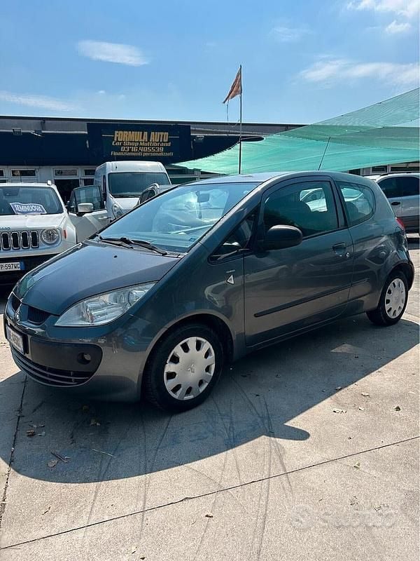 Grigio Usata 2007 Mitsubishi Colt Tre volumi | 2850 € (Buon prezzo) - Immagine 1/4