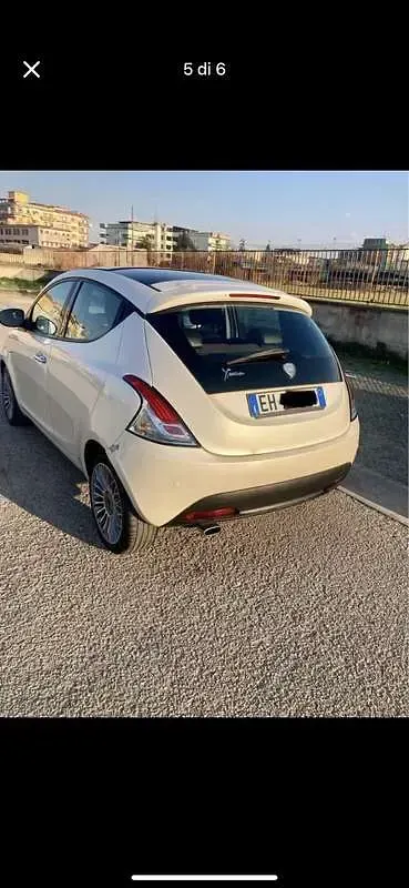 Usata Lancia Ypsilon Platinum 69 CV (50 kW) 2012 Utilitaria