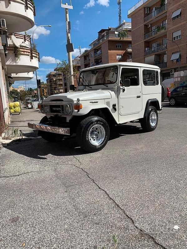 Usata Toyota Land Cruiser 1981 Bianco SUV
