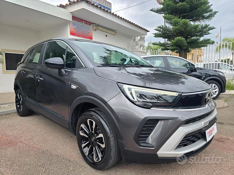 Usata Opel Crossland X Ultimate 120 CV (88 kW) 2022 Grigio SUV