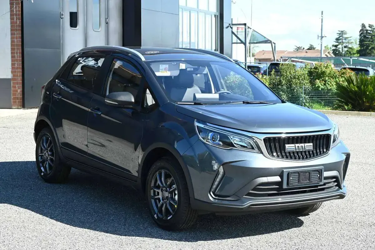 Nuova EMC QUATTRO 103 CV (75 kW) 2026 Grigio SUV