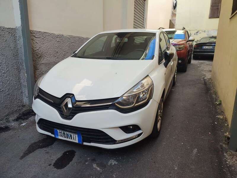 Bianco Usata 2018 Renault Clio IV Tre volumi | 10.000 € (Buon prezzo) - Immagine 1/4