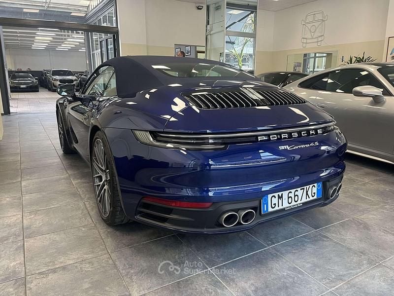 Usata Porsche 911 450 CV (330 kW) 2022 Blu/azzurro Cabrio