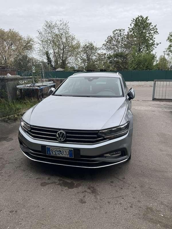 Usata VW Passat Executive 150 CV (110 kW) 2020 Argento Station wagon