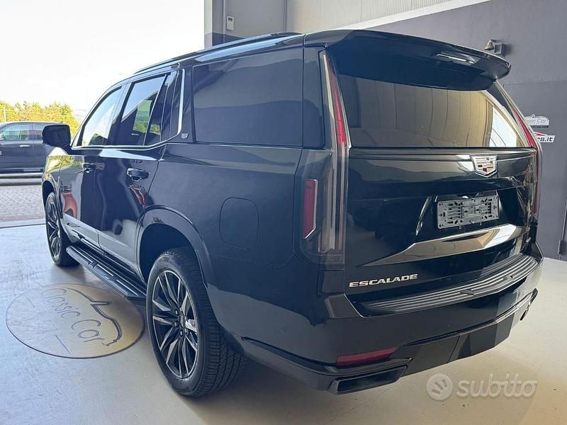 Usata Cadillac Escalade 281 CV (206 kW) 2023 Nero SUV