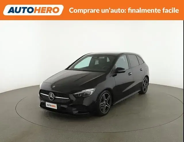 Usata Mercedes B180 AMG Line Premium 116 CV (85 kW) 2023 Nero Utilitaria