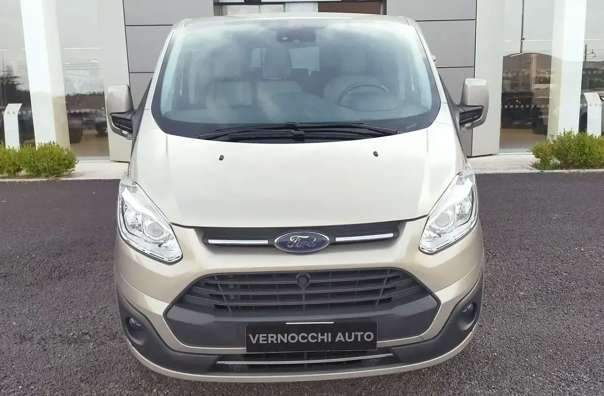 Usata Ford Tourneo Titanium 131 CV (96 kW) 2017 Grigio Monovolume
