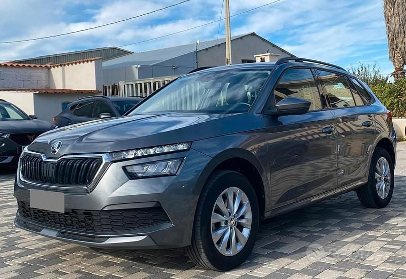 Grigio Usata 2022 Skoda Kamiq Ambition SUV | 16.900 € (Buon prezzo) - Immagine 1/4