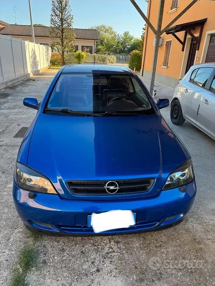 Usata Opel Astra 192 CV (141 kW) 2001 Blu Coupé