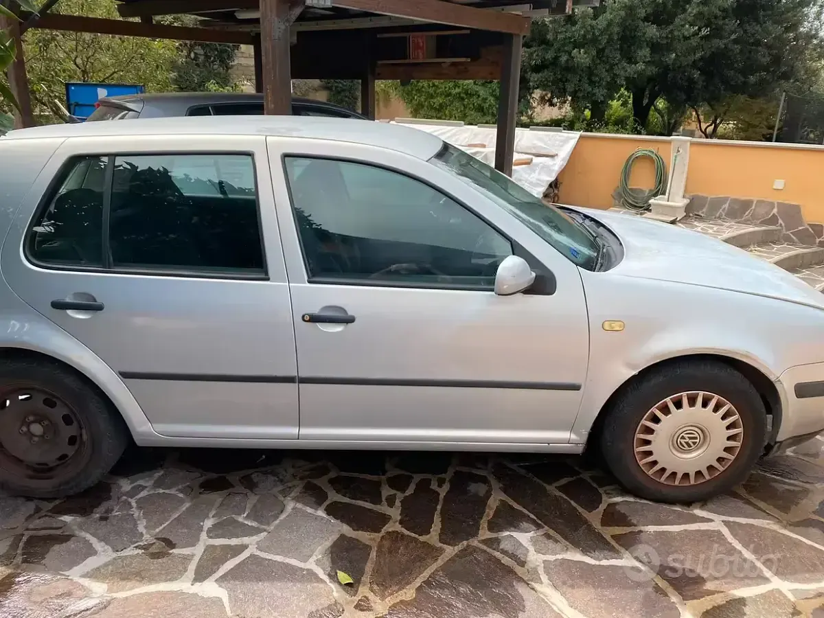 Usata VW Golf IV 100 CV (73 kW) 2000 Grigio Berlina