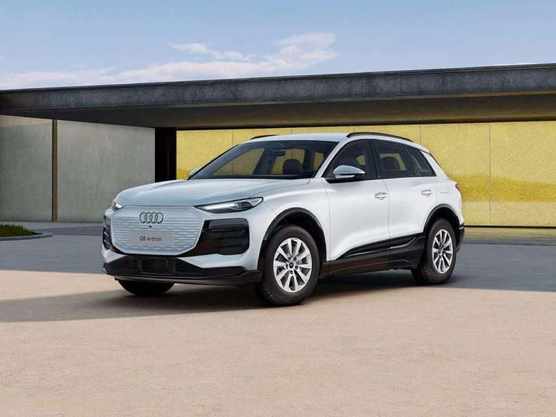Nuova Audi Q6 e-tron Business 119 kW (163 CV) 2025 Bianco ghiacciaio metallizzato SUV