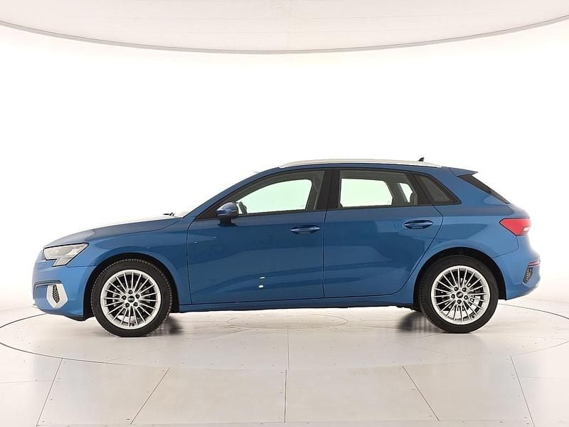Begagnad Audi A3 Advanced Plus 116 HK (85 kW) 2021 Blå Sedan